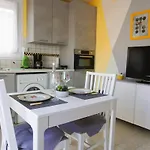 Les Tournesols Clim 4 Pers Apartment *