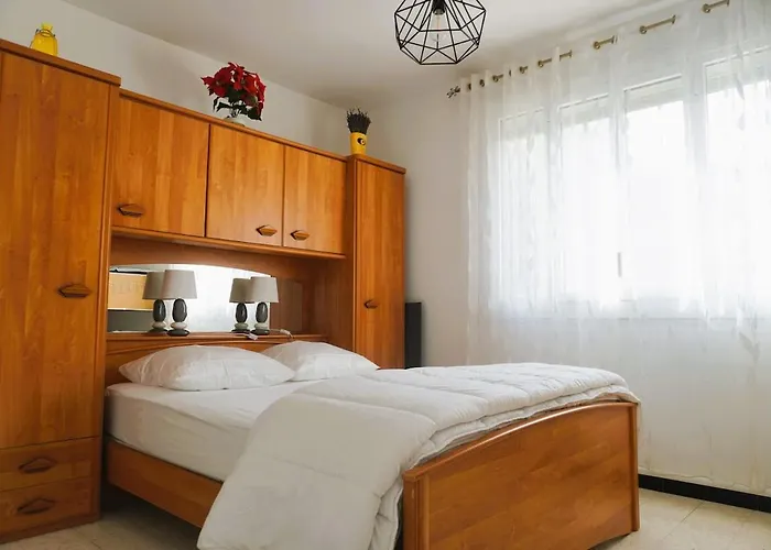 Les Tournesols Clim 4 Pers Апартаменты